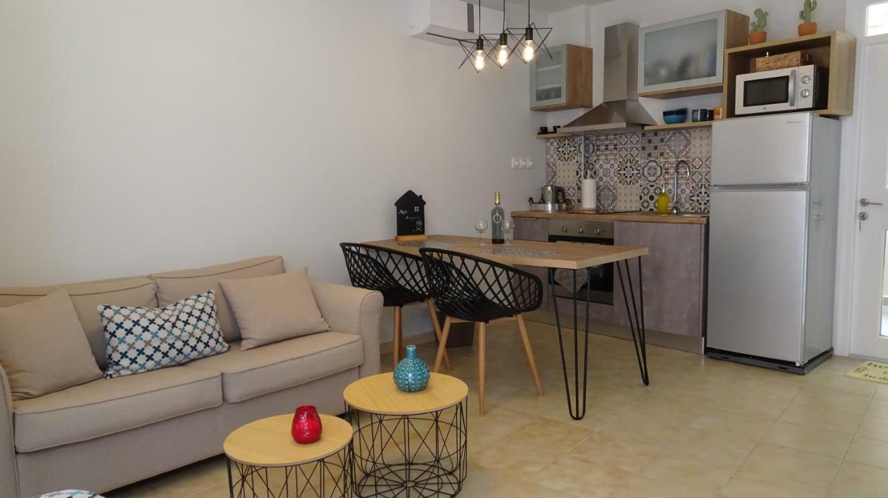 Elegant And Comfortable Apartment In The City Center Ermoupoli Ngoại thất bức ảnh