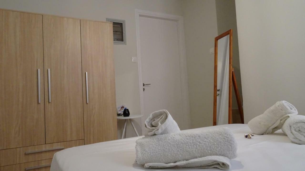 Elegant And Comfortable Apartment In The City Center Ermoupoli Ngoại thất bức ảnh